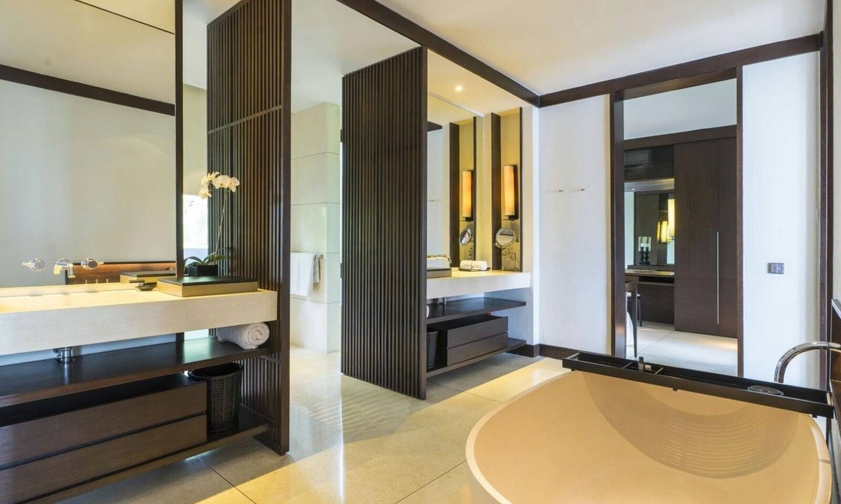 Kelating Villa | Spacious 6-bedroom villa with AC in quaint Kecamatan Tabanan