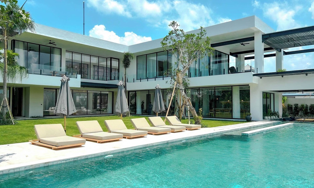 Tumbak Bayuh Villa | Spacious, 6 Bedroom Villa near Canggu Area