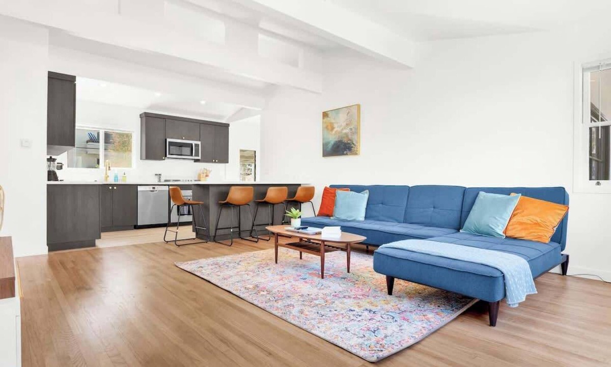 North Pacific Beach House | Spacious Beach Home 2 short blocks to PB Sleeps 10