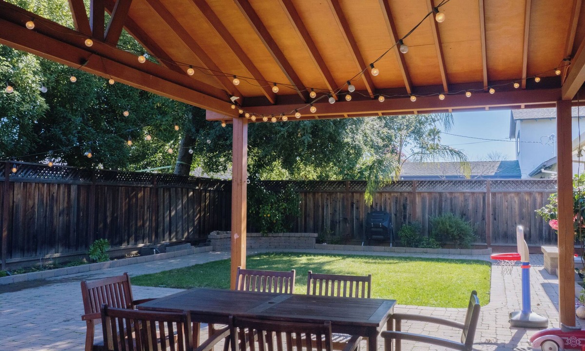 Campbell House | Spacious House in Campbell with a large backyard near Pruneyard and Santana Row