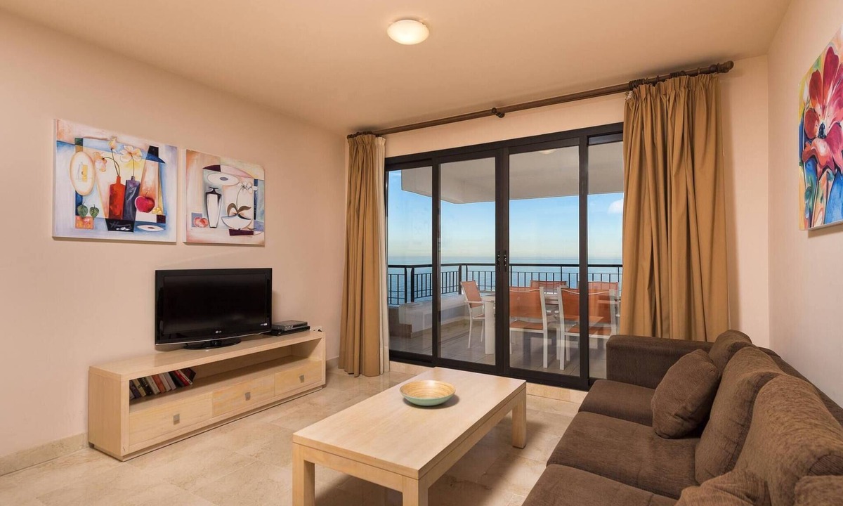 Torrox Costa Apartment | Spectacular front sea view apartment