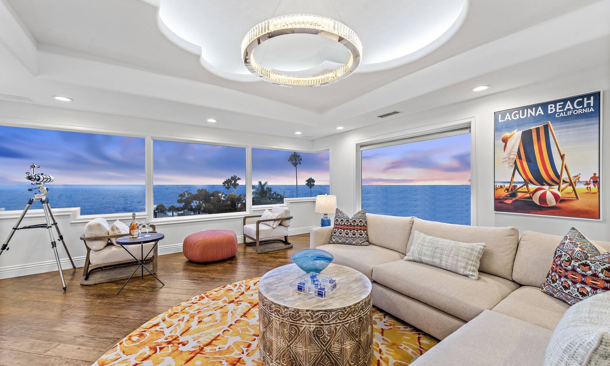 Coast Royal House | Spectacular panoramic ocean views and beautifully furnished!