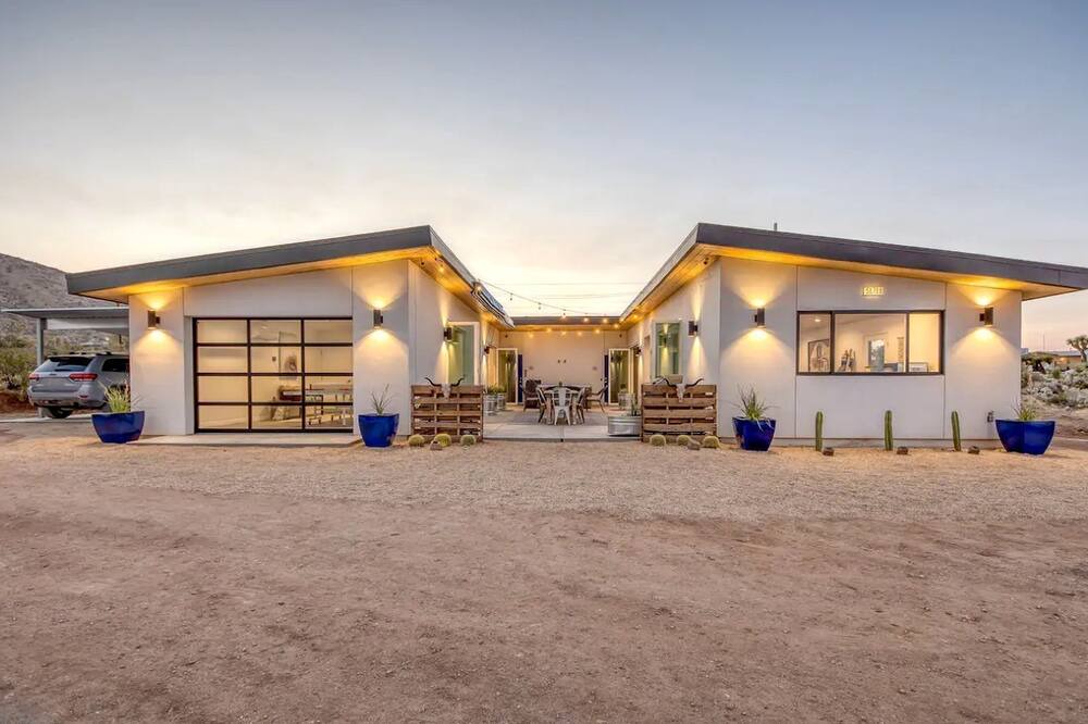 Yucca Valley Villa | Stunning Yucca Valley Rental with a Hot Tub for Glamping in California