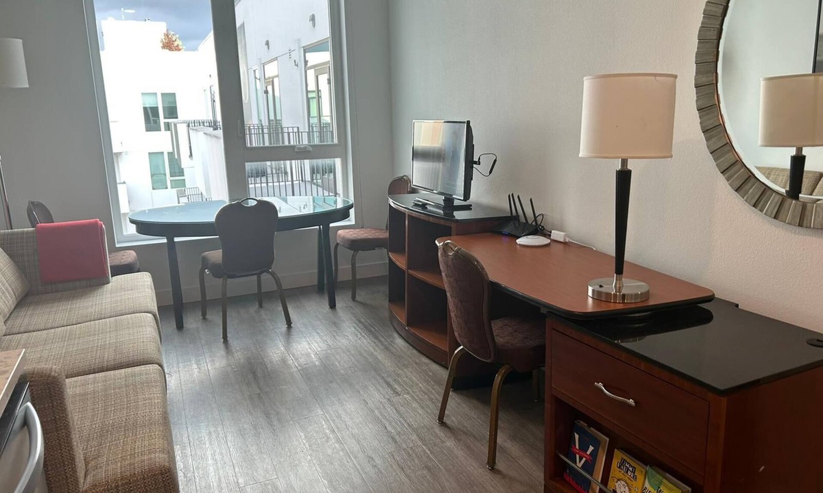 Koreatown Apartment | Stylish 2BR Boutique Apartment Prime Location with AC, Gym & WiFi