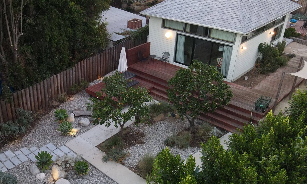 Eagle Rock Apartment | Stylish & Serene Eagle Rock Casita