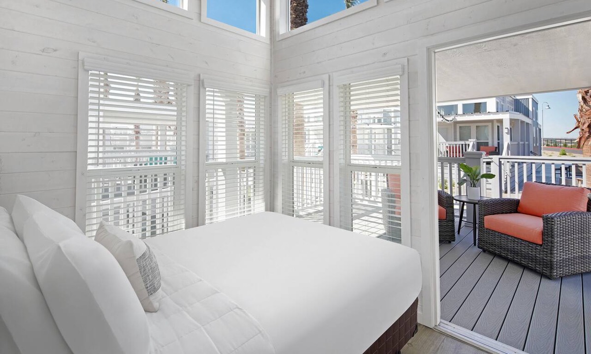 Lincoln Acres Hotel | Sun Outdoors San Diego Bay