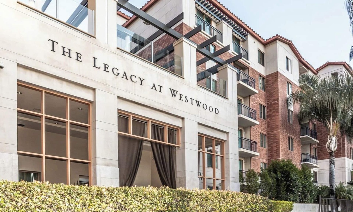 Westwood Apartment | Super Quiet Apartment In Full Service Bldg near UCLA