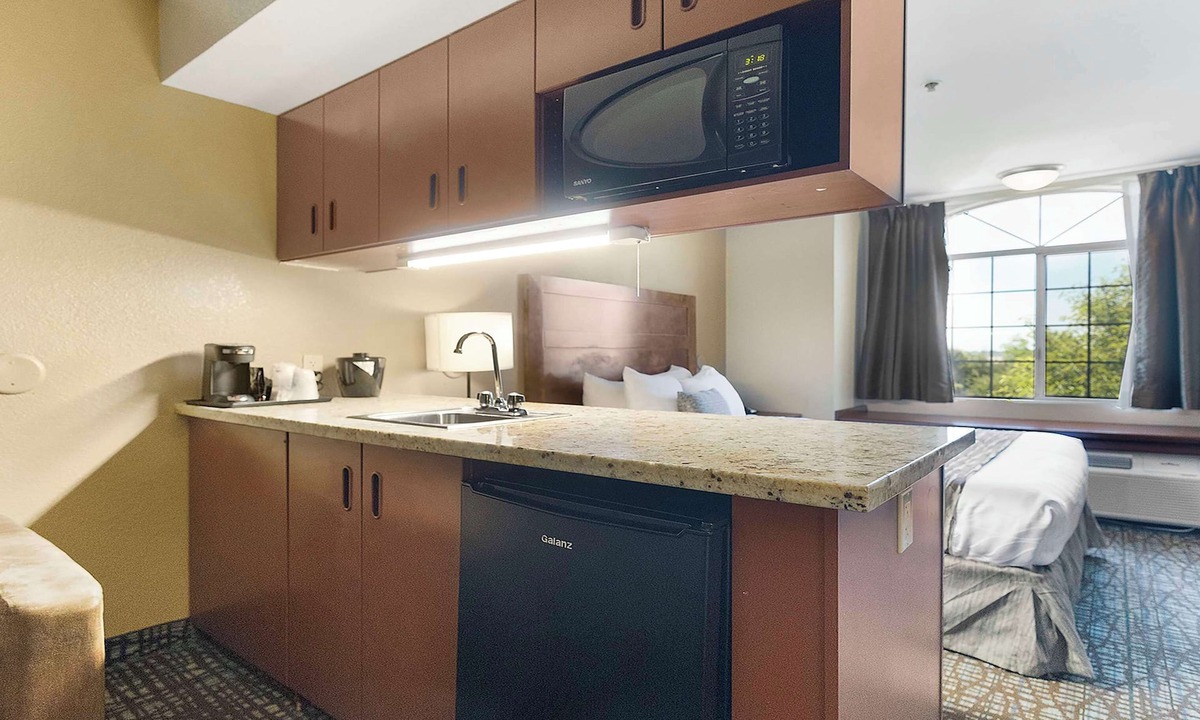 Rocklin Hotel | SureStay Plus Hotel by Best Western Rocklin