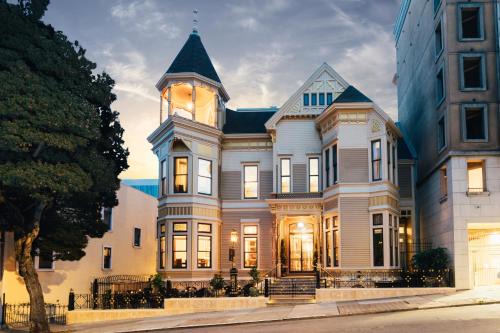 Lower Pacific Heights Hotel | Sutter Mansion