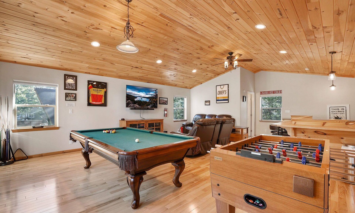 Christmas Valley House | Tahoe Frost - Air conditioned 4 bedroom Tahoe home