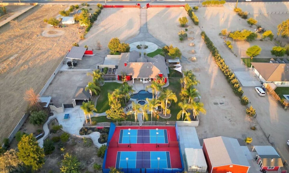 Rosedale Villa | Tennis Courts | Pool | 6 beds | Fire Pit