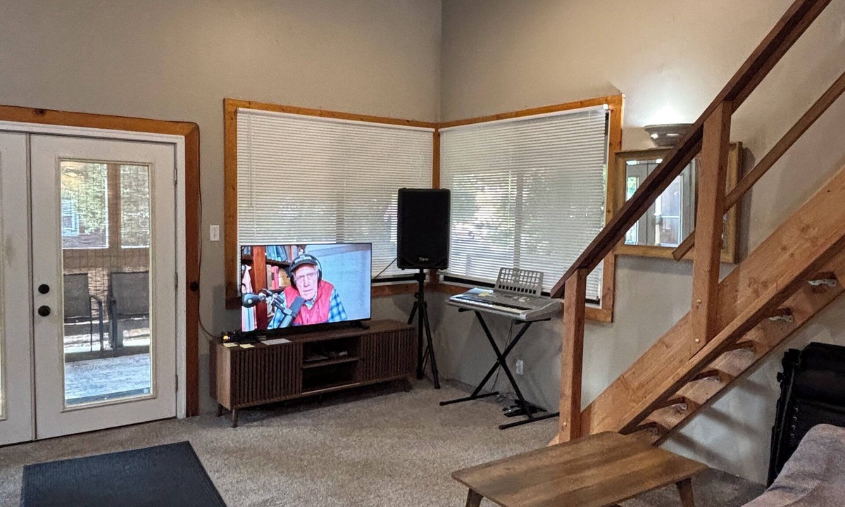 Oak View Ski Chalet | Terrific bicycle vacation housenin pleasant Oak View neighborhood adjacent Ojai.