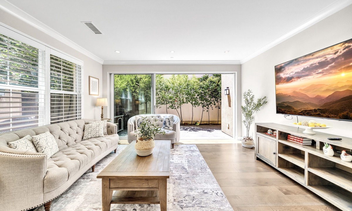 Orchard Hills House | The 3BR Stunner on Stallion｜Pet-Friendly｜Bright & Airy｜Garage Access #41252