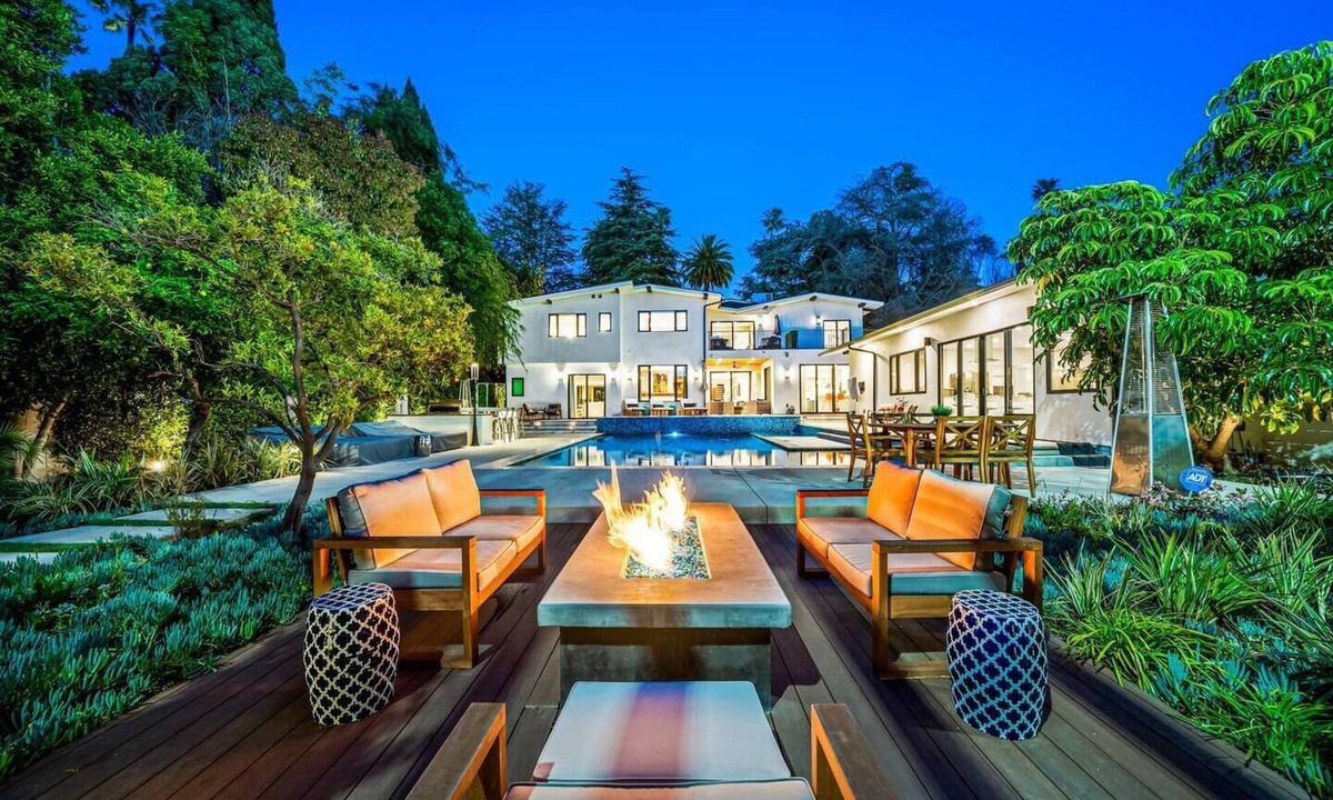 The Flats Villa | The Beverly Hills Estate & Tennis Court