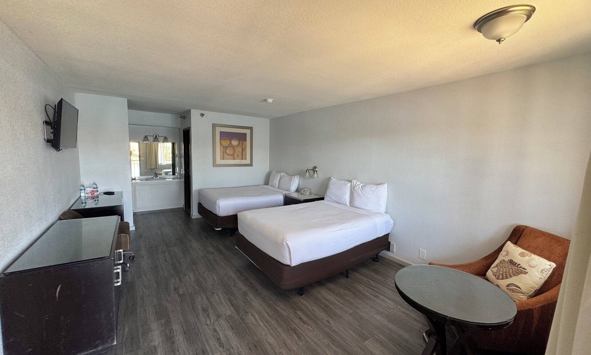 Laughlin Hotel | The New Pioneer