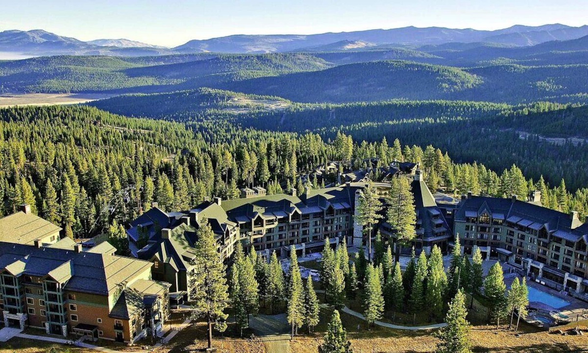 Truckee Villa | The Ritz-Carlton Club, Lake Tahoe (4-bdrm villa near popular skiing areas)