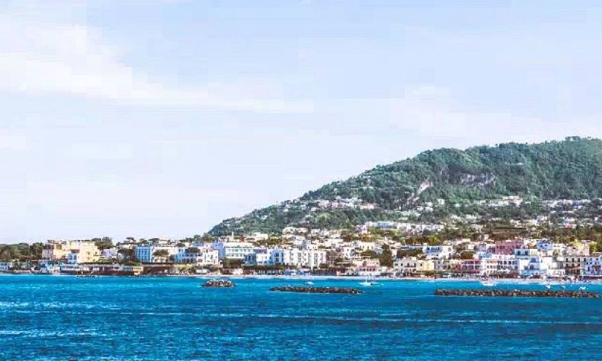 Ischia Porto Apartment | Three-roomed Residence in the center of Ischia Porto