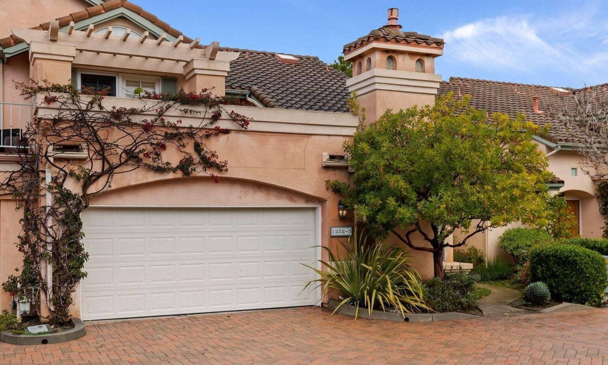 Toro Canyon House | Tranquil Carpinteria Villa with pool and jacuzzi. Minutes to beach and shopping.