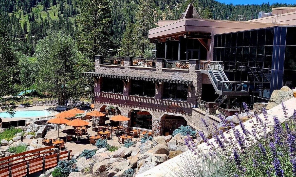 Olympic Valley Apartment | Trey’s Slopeside 1 Bdrm Kitchen@400 Squaw Creek