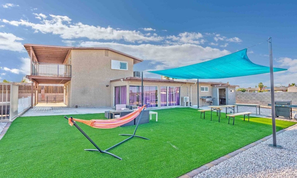 Paradise Villa | two luxury villas with one price hot tub/pool