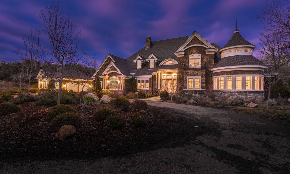 Shingle Springs House | Ultra Exclusive Pool Estate on Swan Lake - Hot Tub & Wine!