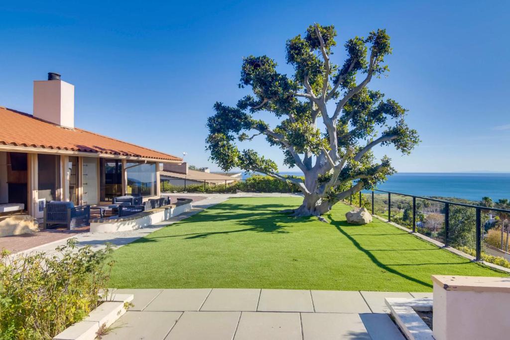Central Malibu House | Unobstructed View! Stunning Home on Malibu Hilltop