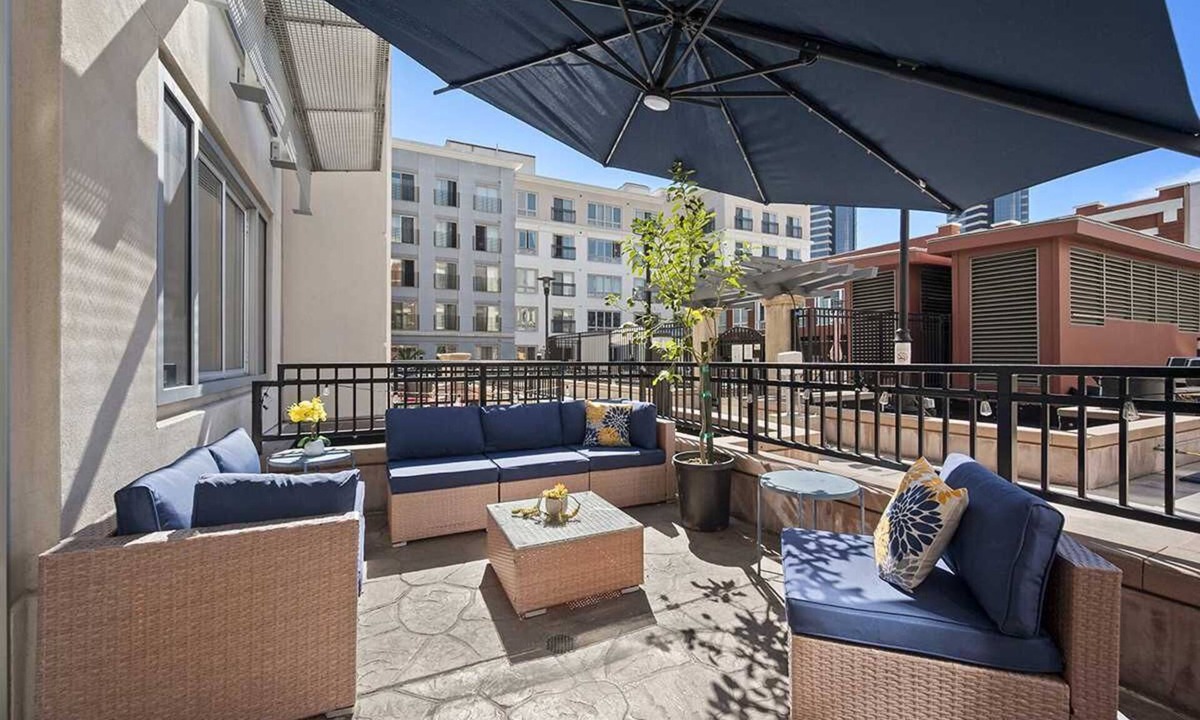 Pacific Terrace Condo | Vibrant Condo with Sizable Patio