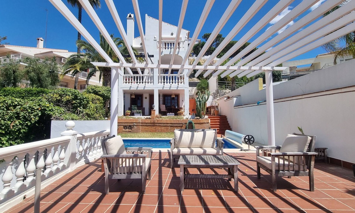 Cerrado de Calderon Villa | Villa 'Andaluza Pedregalejo Bbq Pool' with Sea View, Wi-Fi and Air Conditioning