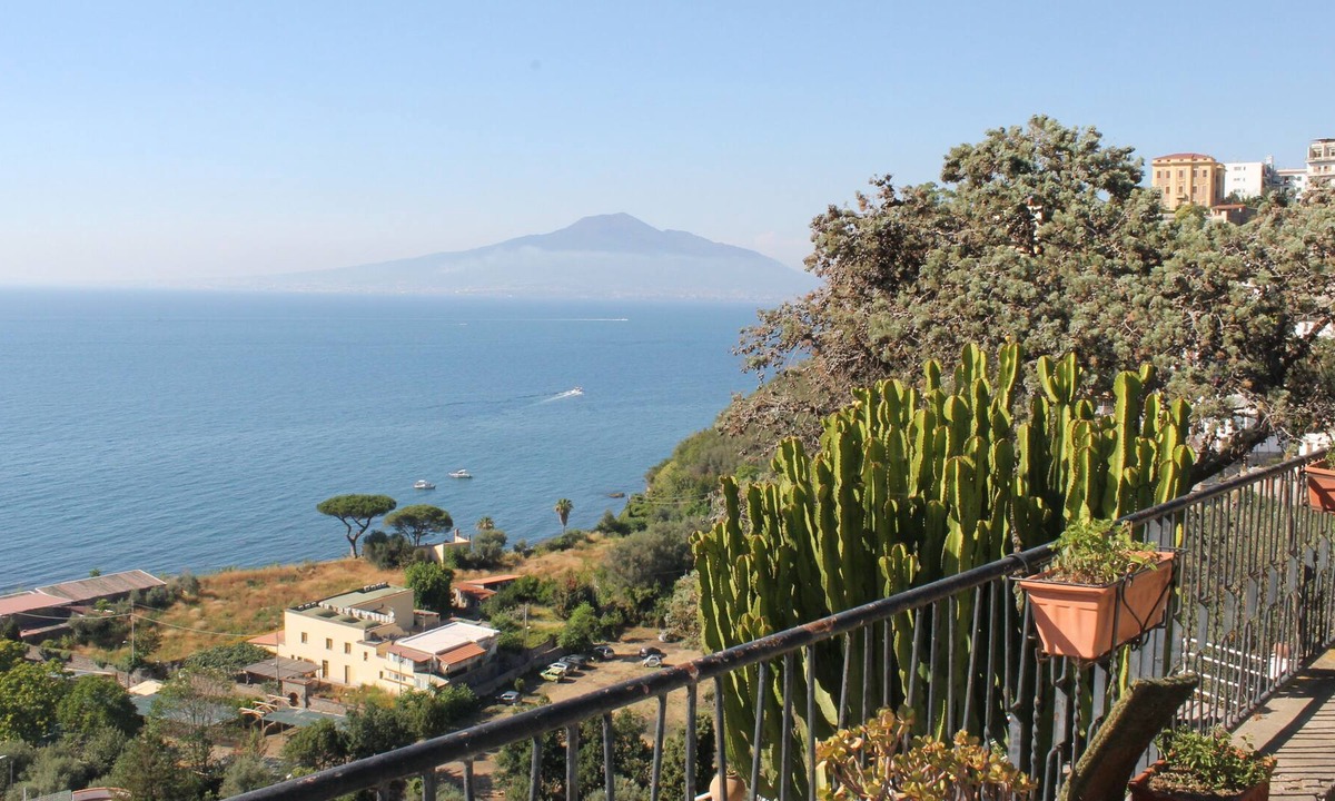 Seiano Villa | Villa Capri Top Tours Positano Capri and Pompeii in 3 days