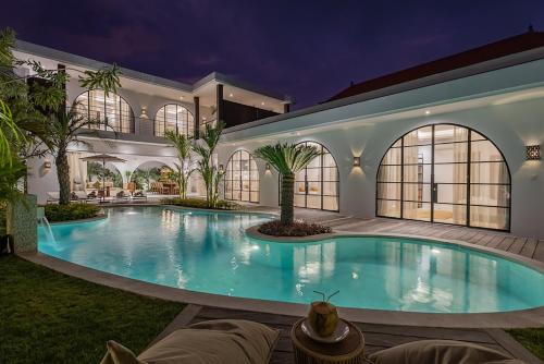 Berawa Villa | Villa Cebossa by Optimum Bali Walk to Beach - Finn's Canggu