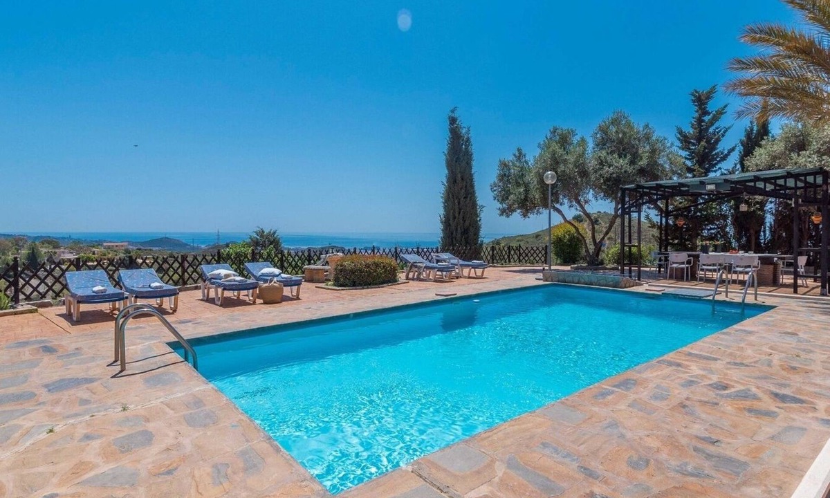 Puerto de la Torre Villa | Villa Cielo Málaga by Ruralidays