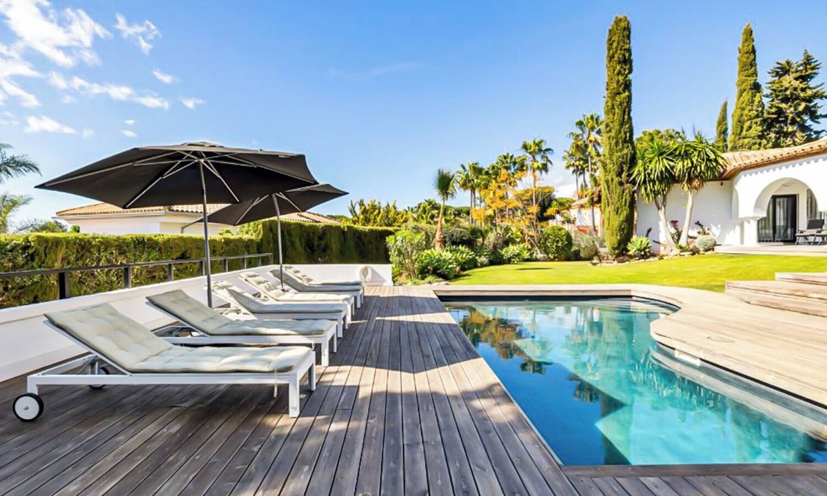 Urbanizacion Hacienda las Chapas Villa | Villa Cisne - Five Bedroom Villa, Sleeps 10