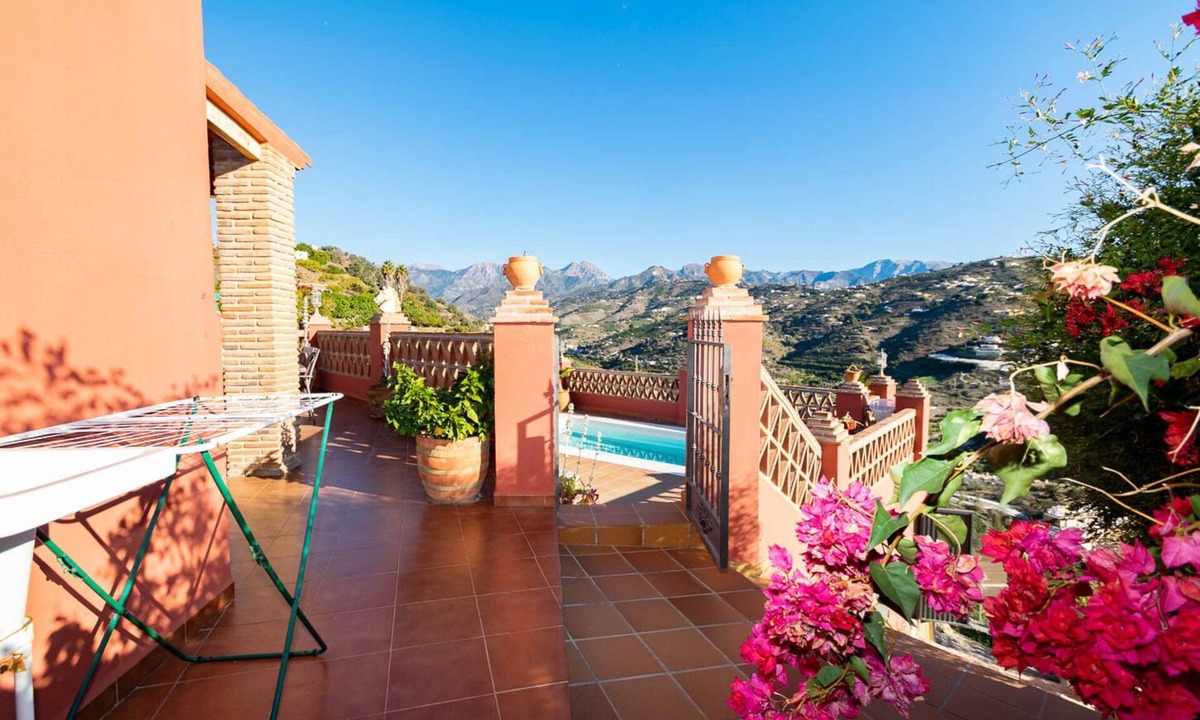 Torrox Villa | Villa 'Cortijo Colinas' with Sea View, Private Pool and Wi-Fi