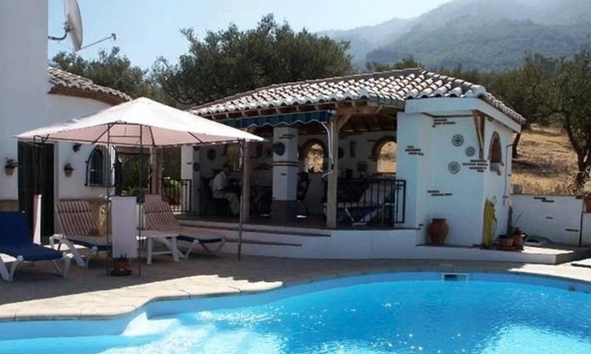 Alcaucin Villa | Villa Dos Torres Alcaucin with Mountain View, Pool, Wi-Fi & Garden
