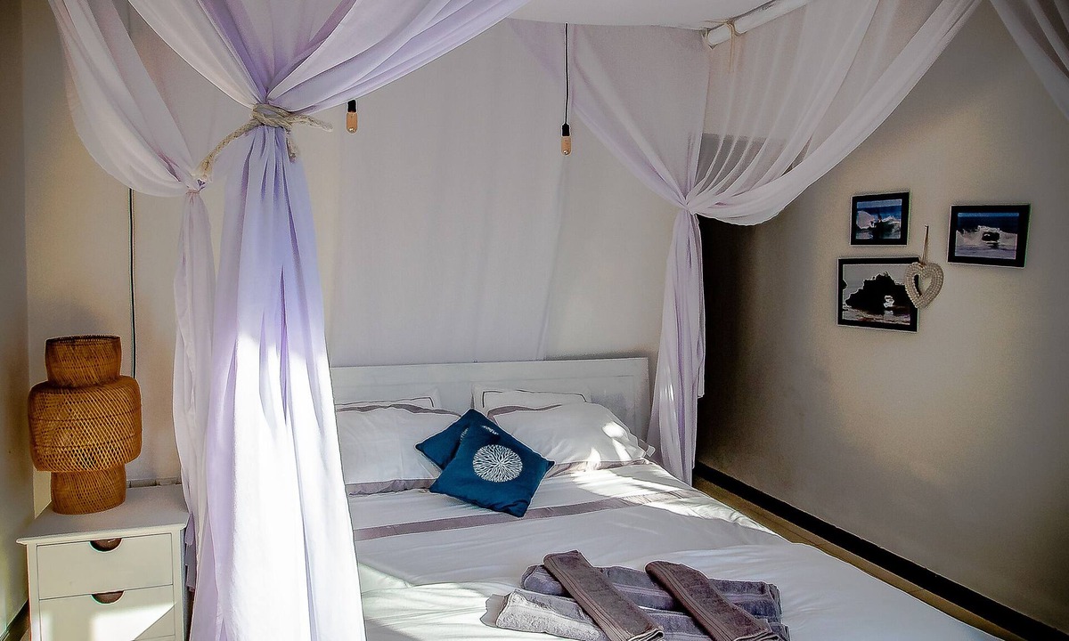 Batu Bolong Villa | Villa Impian. Room #2 in a typical Bali villa in a vibrant part of Canggu.