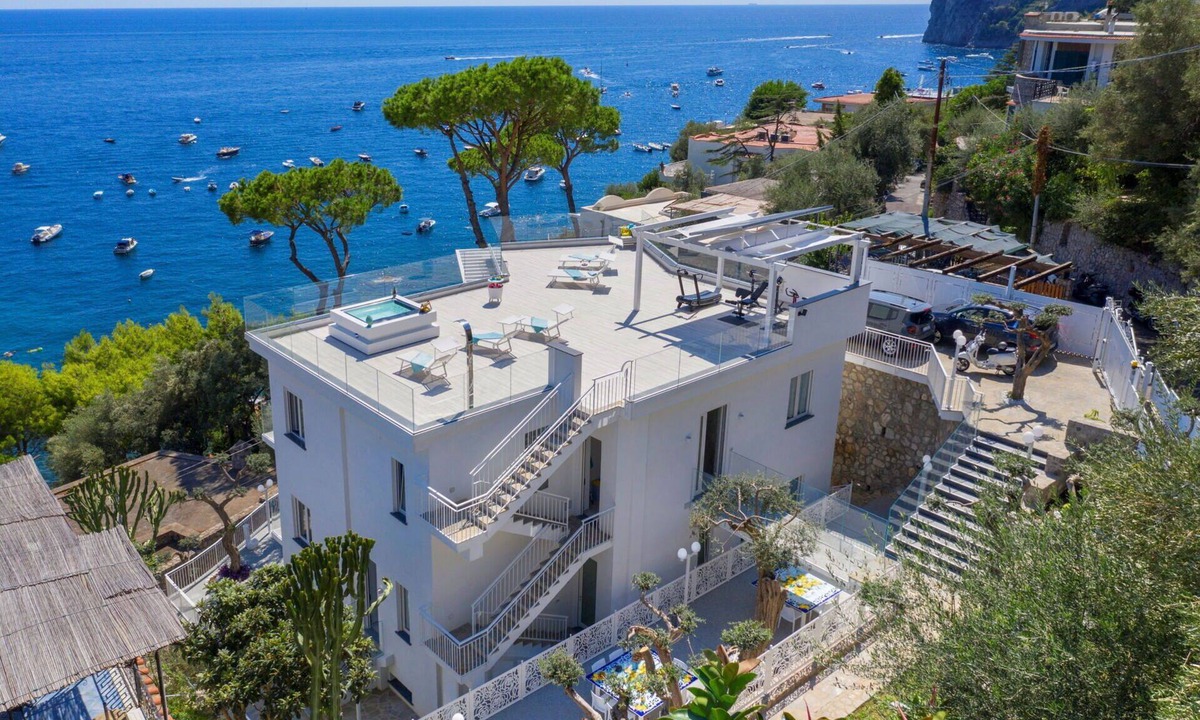 Marina del Cantone Villa | Villa in Nerano with 6 bedrooms sleeps 12