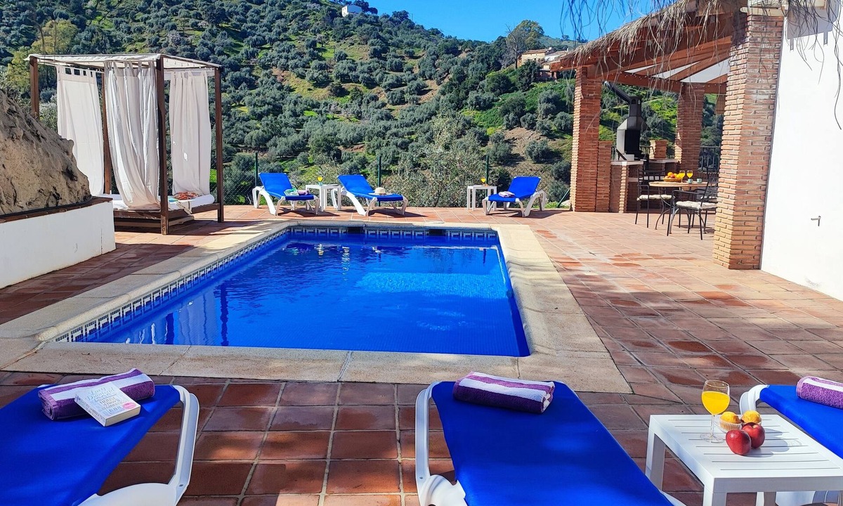 Comares Villa | Villa Los Pinos,10 people, HEATED POOL, WIFI, A/C, Petfriendly, magnificent view