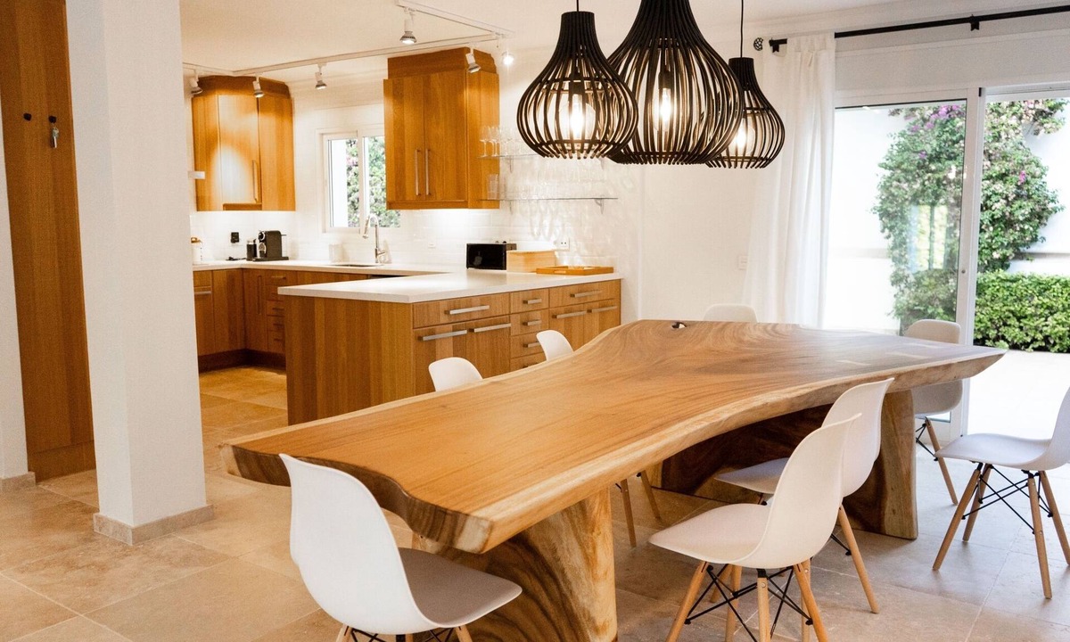 Golden Mile Villa | VILLA LOVAINA - Villa with pool close to the beach in the Golden Mile