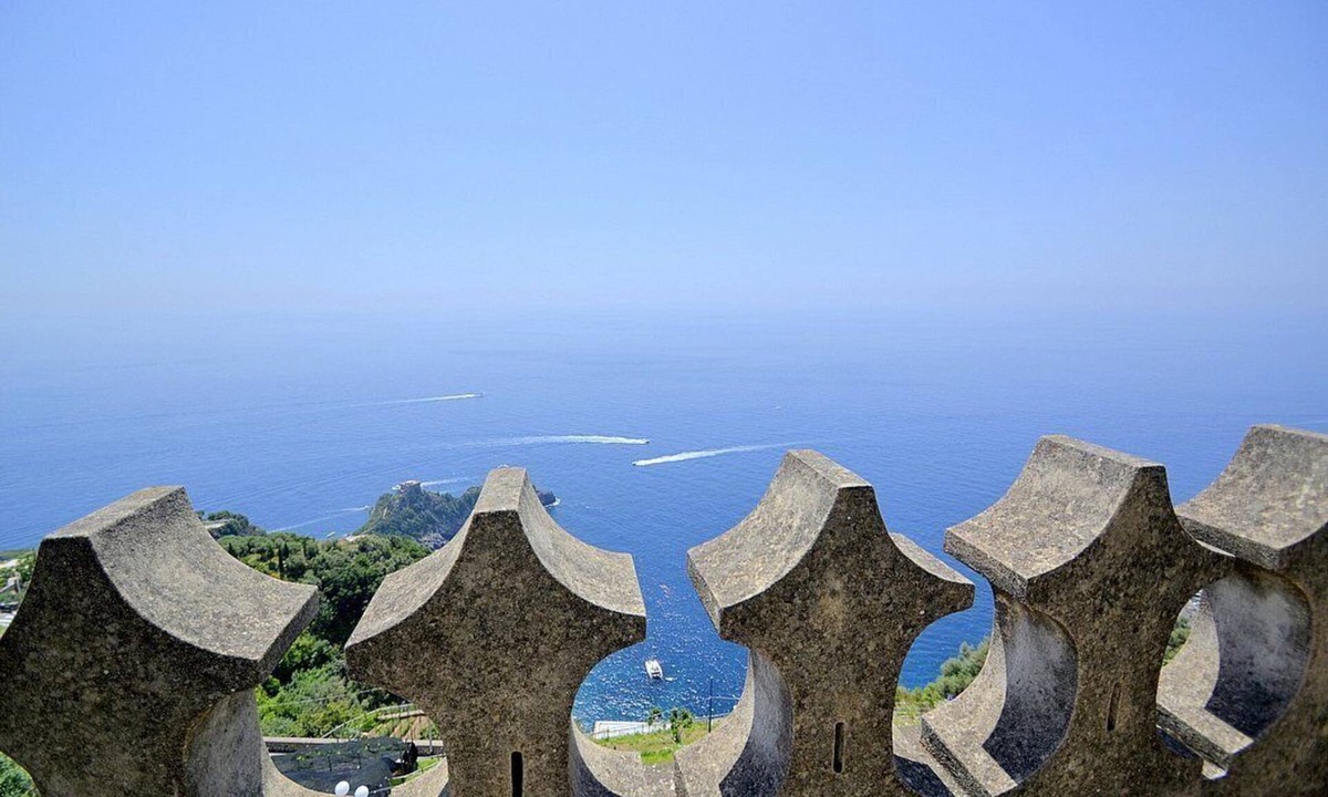 Conca dei Marini House | Villa Merlata: A charming apartment created inside an ancient watch tower.