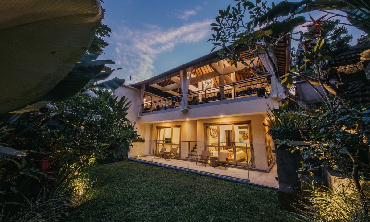 Petulu Villa | Villa Santana ★ Deluxe Villa with huge living area and fast wifi