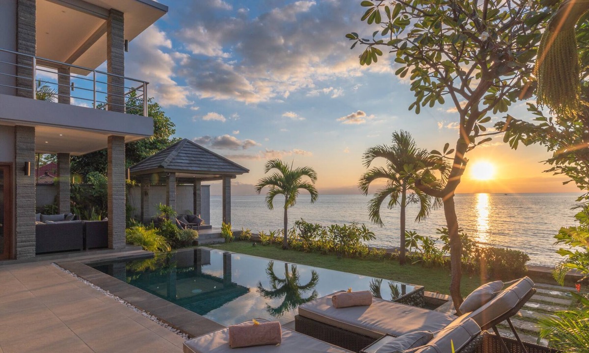 Lovina Villa | Villa Sean - Private Beachfront Villa In Lovina