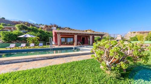 Velez-Malaga House | Villa Solgor Benamocarra by Ruralidays