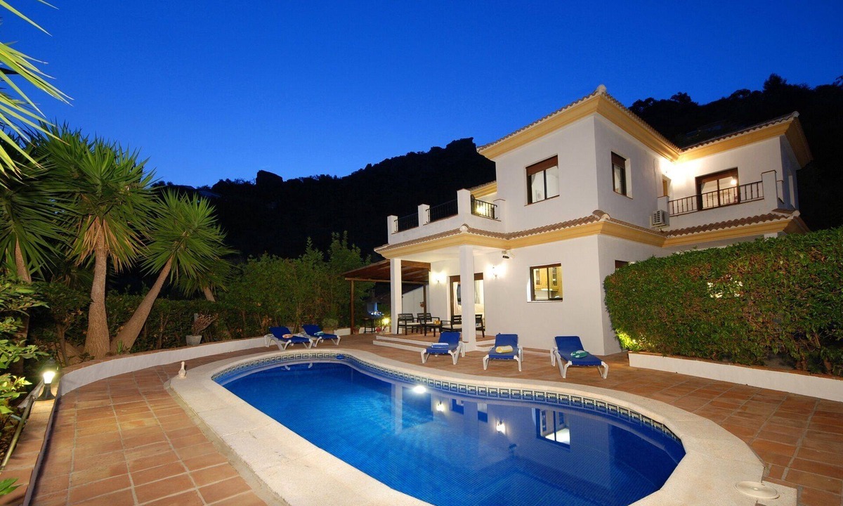 Comares Villa | Villa Torcal 3, Heated pool , wifi, walk to bar! BBQ, Petfriendly