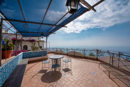Conca dei Marini Villa | Villa w sea view terrace, 170 stairs from the road by Wonder Tour