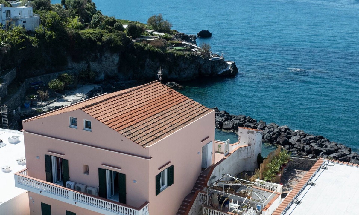 Ischia Porto House | Villa Wanda by the Port of Ischia