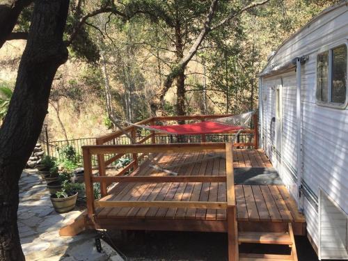 Ventura County House | Vintage RV Creekside Nature Retreat near Ojai next to Swim Holes Hike