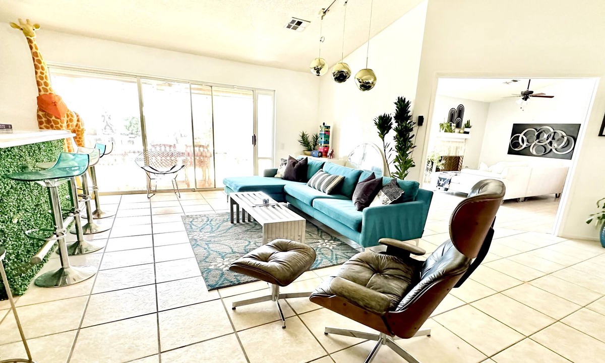 Palm Desert Villa | VIP Coachella Artist Pool House: Festival Drop Off Included