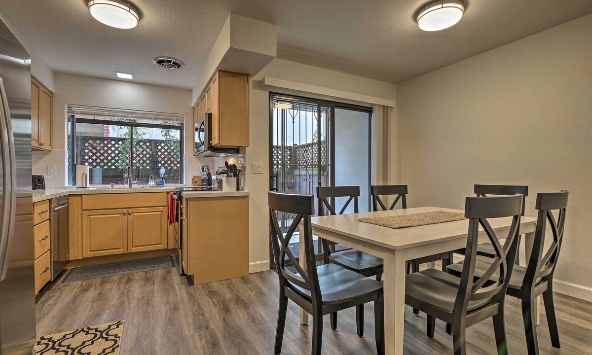 Davis Apartment | Well-appointed Condo Across Street From UC Davis!