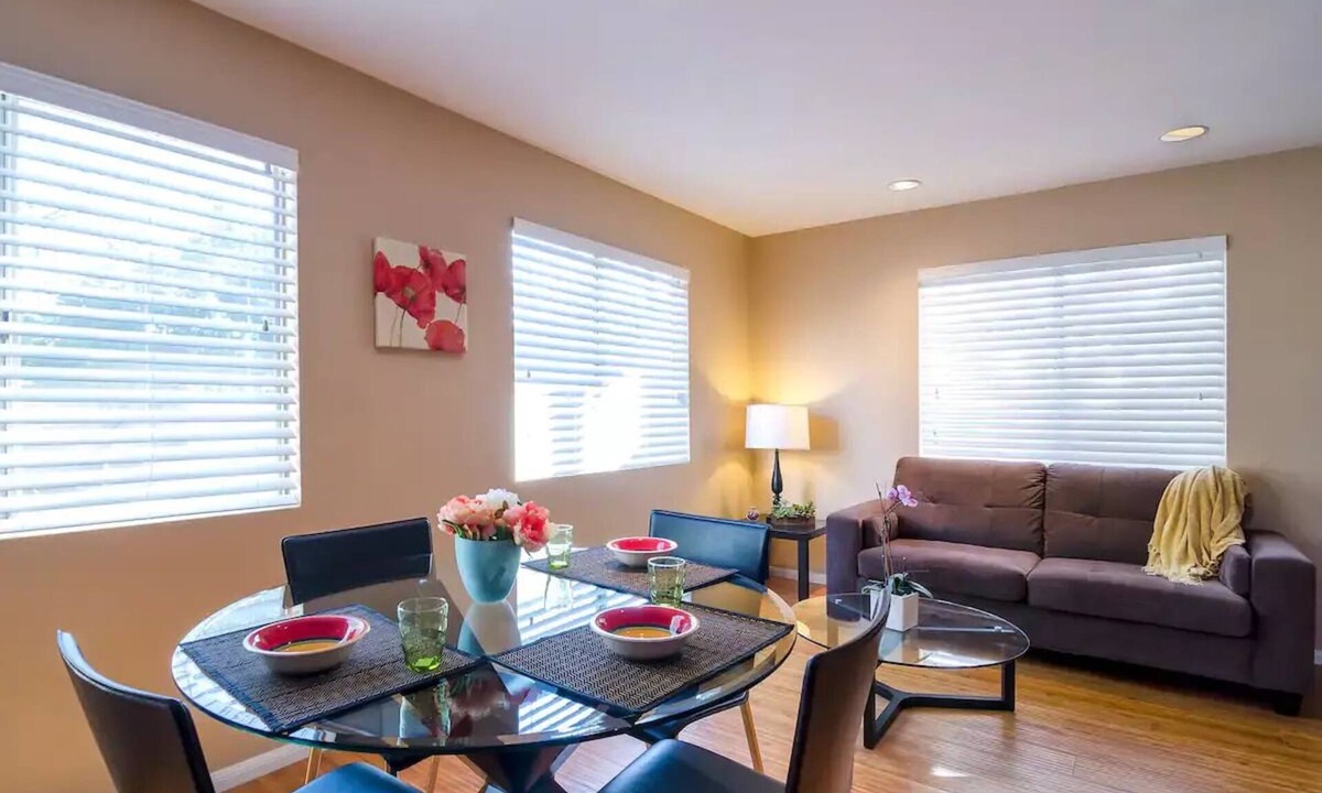 West Hills Apartment | Woodland Hill/Warner Ctr. Retreat I Quiet area with no apartments close by.