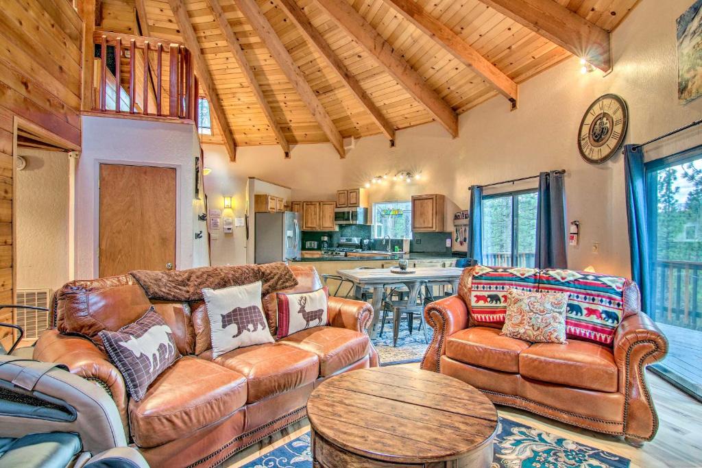 Montgomery Estates House | ZEN FOREST MOUNTAIN RETREAT Tahoe Home with Hot Tub